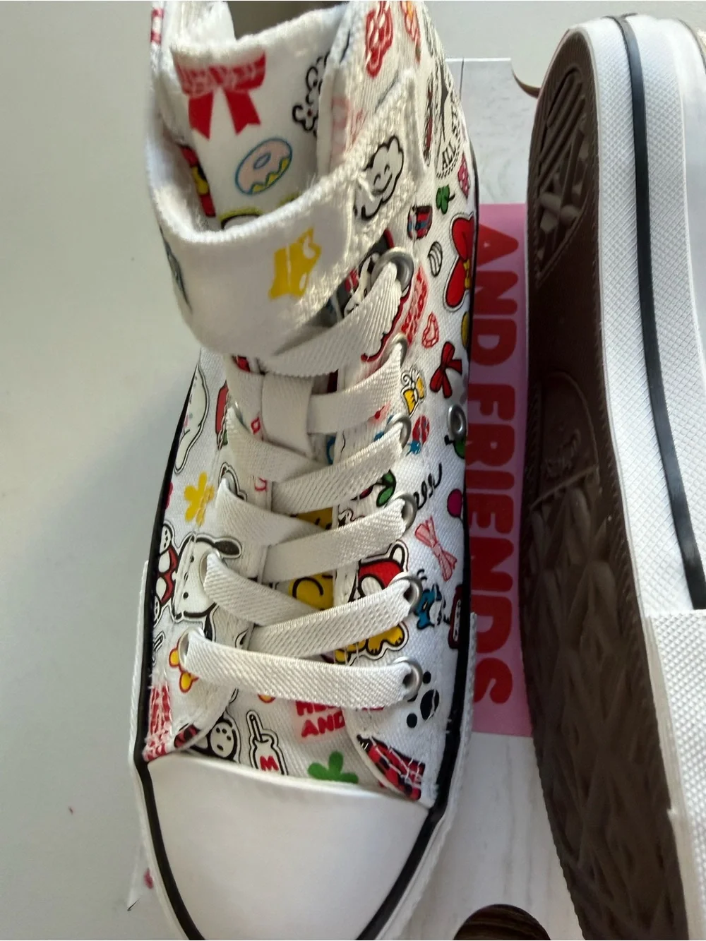 New girls Sz 2 Converse White High-Top Shoes Hello Kitty
